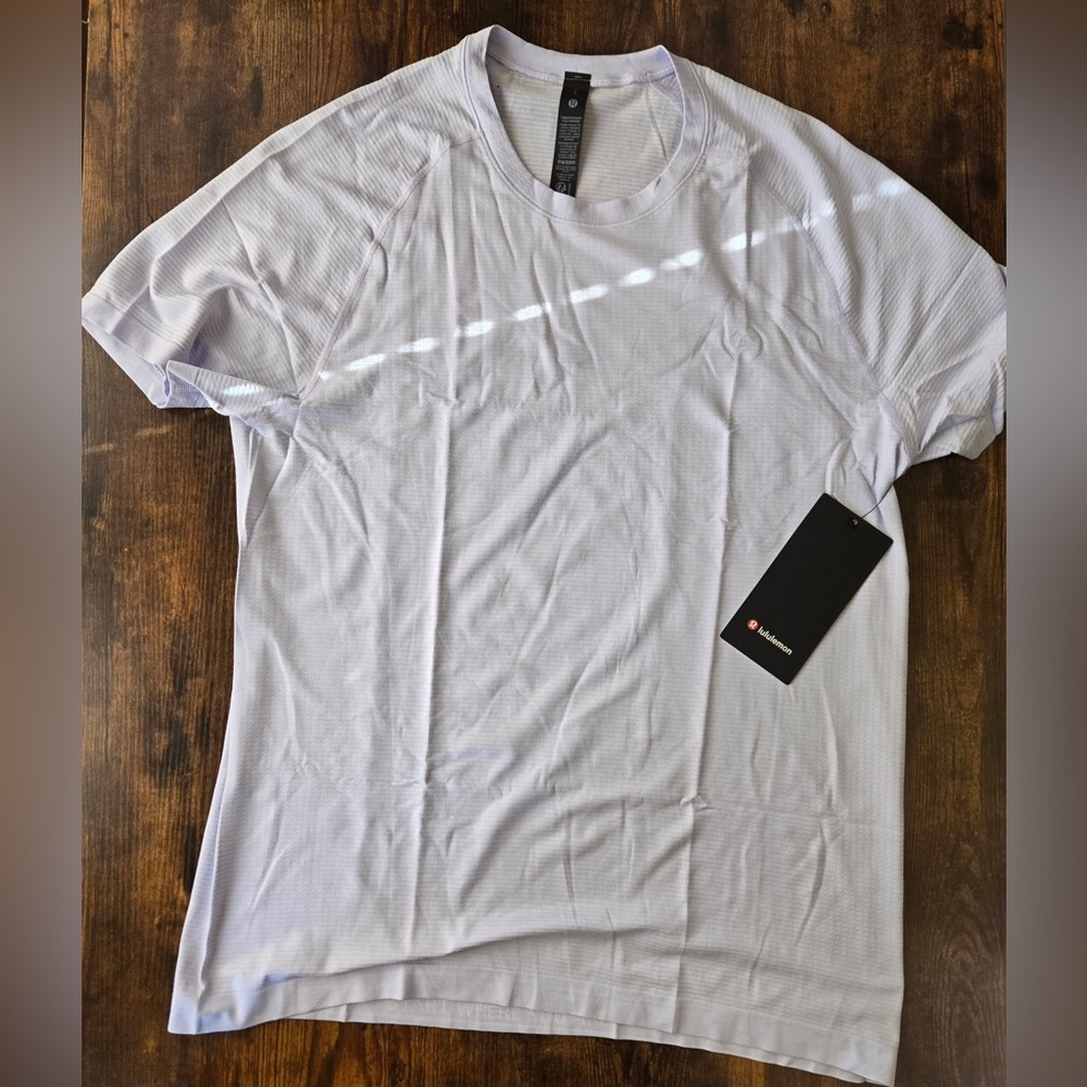 Lululemon Men's White Metal Vent Tech
Short Sleeve Size L New